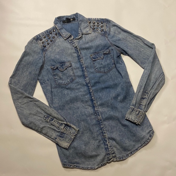 Forever21 Button up - Picture 2 of 5